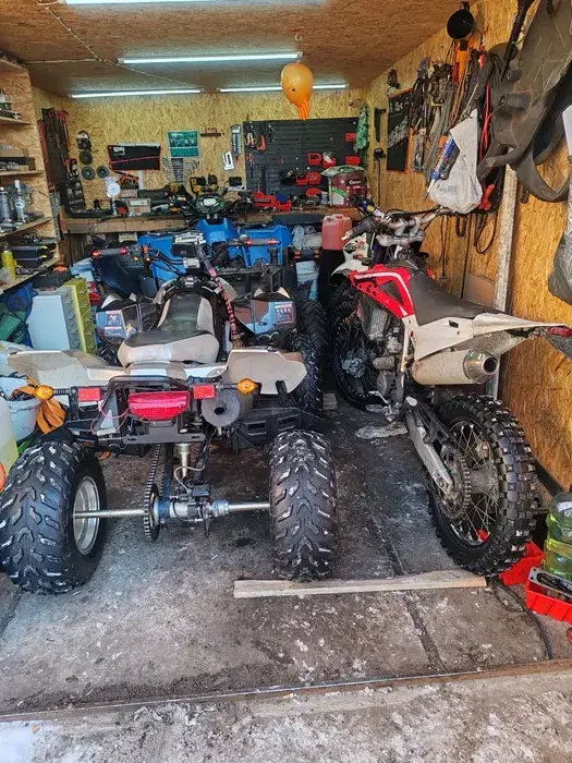 Oferuje naprawę motorów, skuterów, Quadów, crossów, pił, kosiarek itp