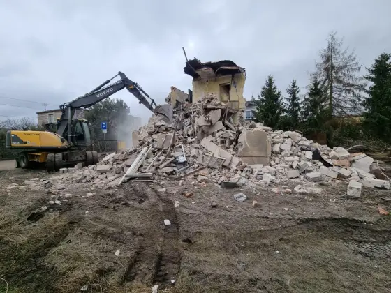 Wyburzenia rozbiórki mechaniczne oraz ręczne wywóz gruzu prace ziemne