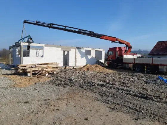 Transport z HDS 27m skrzynia 8,0 m