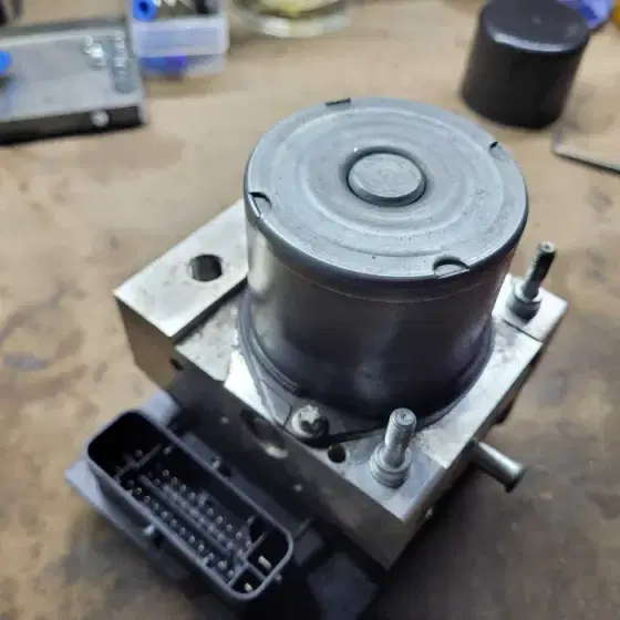 Naprawa regeneracja pompy ABS Bosch ATE Opel 13350598 AG5 FE 026595175