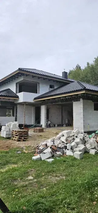 Dachy. Usługi ciesielsko-dekarskie