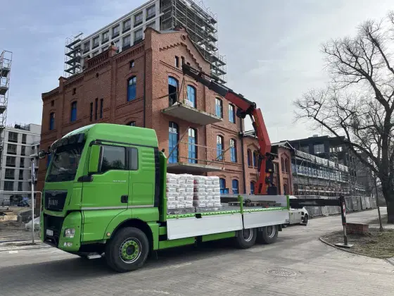 Uslugi transportowe HDS transport kostki przyczepa