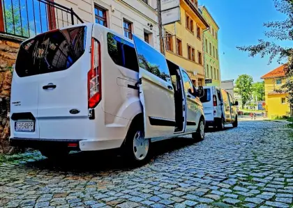 Taxi bus Szklarska Poręba, taxi Jakuszyce, taxi Karpacz, Świeradów