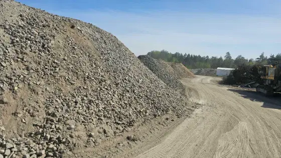 Kruszywo betonowe ziemia kamień żwir,piasek,pulpa,transport 1-28T HDS