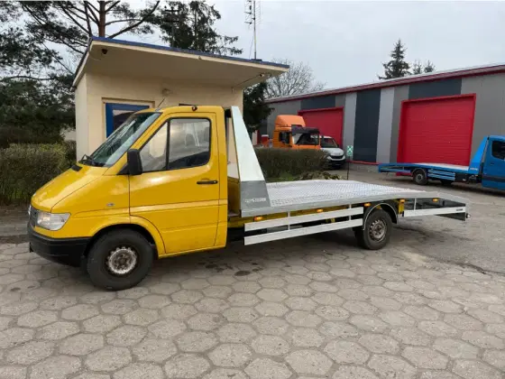 Auto Pomoc Laweta Holowanie Warszawa Pomoc Drogowa Tanio Szybki Dojazd