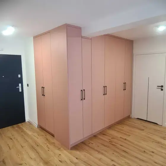 Sosnowiec – kuchnie i szafy na wymiar z montażem