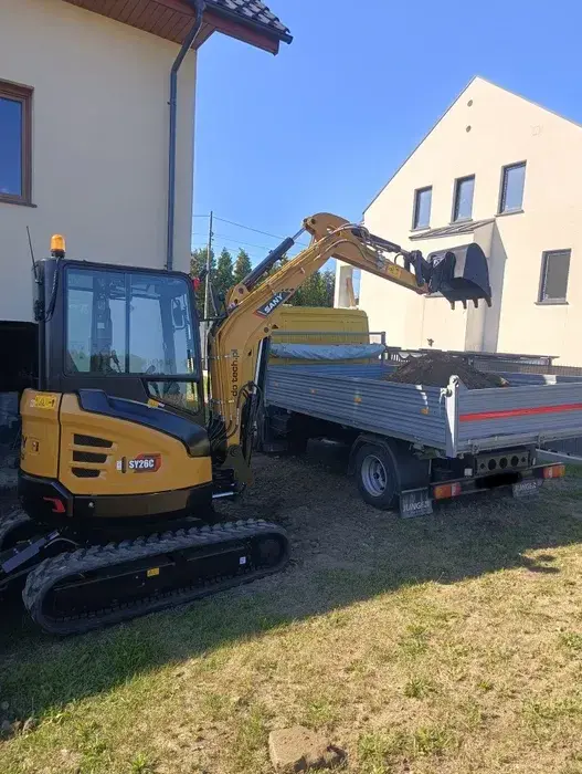 Usługi minikoparką 2,8 tony PASZPORT MASZYNy na wjazd umicor