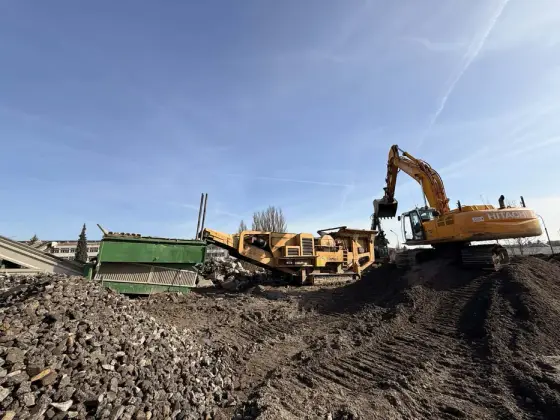 Kruszenie gruzu, betonu – przesiewanie