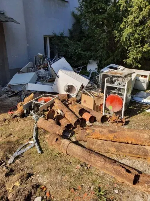 Wycinka drzew odbiór złomu czyszczenie posesji piwnic domów obiektów d